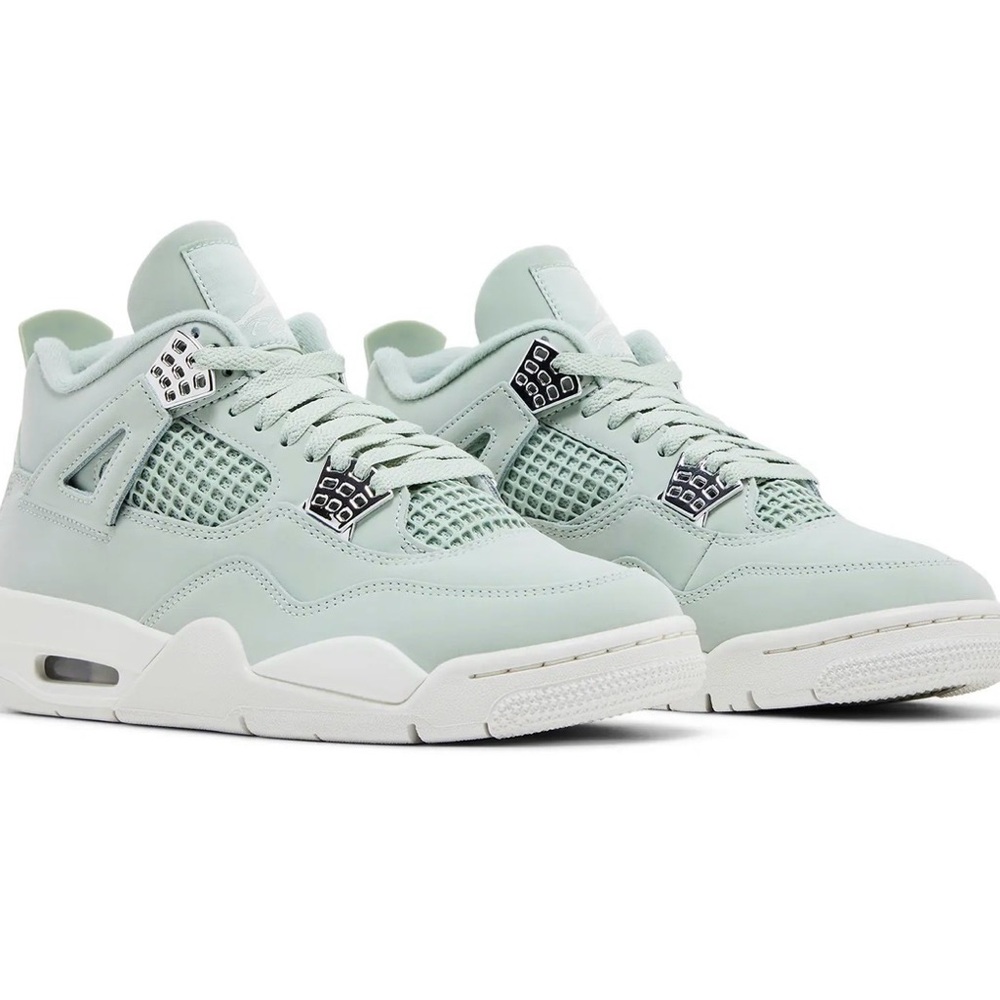 Jordan Air 4 Retro Seafoam with metallic accents